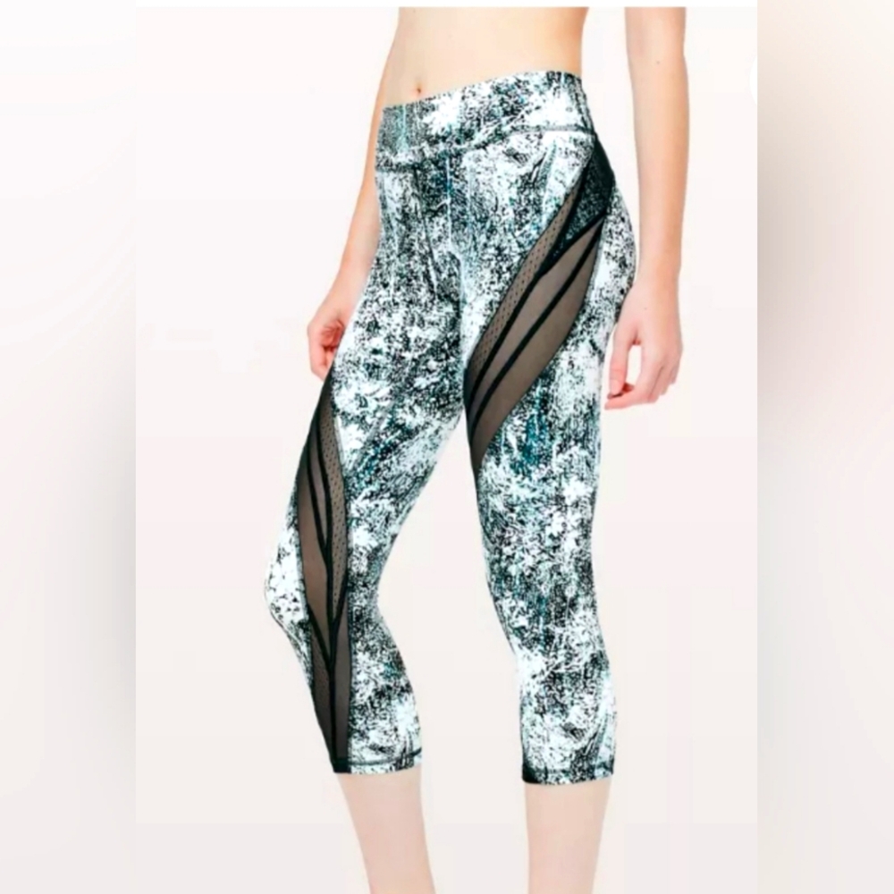 NWOT Lululemon Never Still Cropped Leggings - Size 10